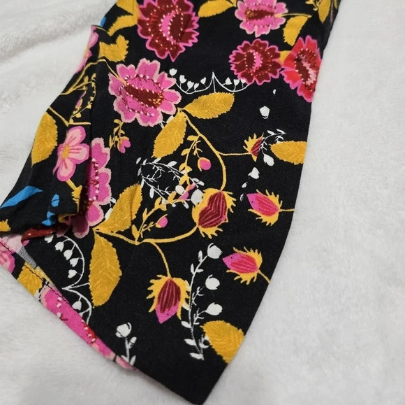 Express Black Floral Print Romper, Long Sleeves, Lightweight, V-Neck, Sz 12, EUC - Picture 10 of 12